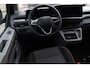 Volkswagen Transporter 2.0 TDI L2H1 30 Bulli 150PK / 110kW, Dodehoekdetectie (side assist), adaptieve cruise control (acc), rondomzichtcamera (area view), achteruitrijcamera (rear view), parkeersensoren voor en achter (pdc), verwarmbare voorstoelen, DAB+, draadloos Apple Carplay & Android Auto, LED Matrix koplampen (IQ.Lights), 2-zone climatronic, draadloze telefoonlader, elektrisch verstel-, verwarm- en inklapbare buitenspiegels, navigatie, 17" 'Le Mans' LMV, keyless go & entry etc.