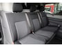 Volkswagen Transporter 2.0 TDI L2H1 30 Bulli 150PK / 110kW, Dodehoekdetectie (side assist), adaptieve cruise control (acc), rondomzichtcamera (area view), achteruitrijcamera (rear view), parkeersensoren voor en achter (pdc), verwarmbare voorstoelen, DAB+, draadloos Apple Carplay & Android Auto, LED Matrix koplampen (IQ.Lights), 2-zone climatronic, draadloze telefoonlader, elektrisch verstel-, verwarm- en inklapbare buitenspiegels, navigatie, 17" 'Le Mans' LMV, keyless go & entry etc.