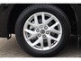 Volkswagen Transporter 2.0 TDI L2H1 30 Bulli 150PK / 110kW, Dodehoekdetectie (side assist), adaptieve cruise control (acc), rondomzichtcamera (area view), achteruitrijcamera (rear view), parkeersensoren voor en achter (pdc), verwarmbare voorstoelen, DAB+, draadloos Apple Carplay & Android Auto, LED Matrix koplampen (IQ.Lights), 2-zone climatronic, draadloze telefoonlader, elektrisch verstel-, verwarm- en inklapbare buitenspiegels, navigatie, 17" 'Le Mans' LMV, keyless go & entry etc.