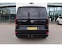 Volkswagen Transporter 2.0 TDI L2H1 30 Bulli 150PK / 110kW, Dodehoekdetectie (side assist), adaptieve cruise control (acc), rondomzichtcamera (area view), achteruitrijcamera (rear view), parkeersensoren voor en achter (pdc), verwarmbare voorstoelen, DAB+, draadloos Apple Carplay & Android Auto, LED Matrix koplampen (IQ.Lights), 2-zone climatronic, draadloze telefoonlader, elektrisch verstel-, verwarm- en inklapbare buitenspiegels, navigatie, 17" 'Le Mans' LMV, keyless go & entry etc.