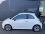 Fiat 500 0.9 TwinAir Turbo Sport Airco - Navigatie - Mistlampen voor - Start/stop systeem - Dakspoiler - Licht metalen velgen 16 inch - Bluetooth - Elektrische ramen voor - Led verlichting - Stuur leder - Stuur multifunctioneel - Nieuw door ons geleverd - APK tot nov 2026