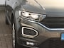 Volkswagen T-Roc 1.5 TSI Sport | Trekhaak | All-Season | Navigatie | Elektrische Klep | Dodehoeksensoren | Stoelverwarming | Adaptive Cruise | Parkeersensoren |