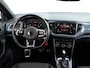 Volkswagen T-Roc 1.5 TSI Sport | Trekhaak | All-Season | Navigatie | Elektrische Klep | Dodehoeksensoren | Stoelverwarming | Adaptive Cruise | Parkeersensoren |