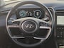 Hyundai Tucson 1.6 T-GDI MHEV Comfort Smart Handgeschakeld / Fabrieksgarantie tot 01-2027 / Dealer onderhouden / Elektrische klep / Stuur- en stoelverwarming / Apple Carplay Android / Navigatie / Trekgewicht 1.650 kg / Achteruitrijcamera / Draadloze telefoon lader / Cruise control / Keyless Entry/Start /