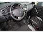 Dacia Sandero 0.9-90pk TCe Stepway Lauréate. Keurige goed onderhouden Dacia. Afkomstig van 1e eig. ! Slechts 91.500km ! Airco, cruise control, navigatie, telefoonvoorb., parkeersensoren achter, dakrails etc.