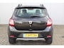 Dacia Sandero 0.9-90pk TCe Stepway Lauréate. Keurige goed onderhouden Dacia. Afkomstig van 1e eig. ! Slechts 91.500km ! Airco, cruise control, navigatie, telefoonvoorb., parkeersensoren achter, dakrails etc.