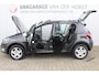 Dacia Sandero 0.9-90pk TCe Stepway Lauréate. Keurige goed onderhouden Dacia. Afkomstig van 1e eig. ! Slechts 91.500km ! Airco, cruise control, navigatie, telefoonvoorb., parkeersensoren achter, dakrails etc.