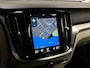 Volvo V60 2.0 B3 Inscription 163Pk Automaat (APPLE CARPLAY, LEDER, STUUR/STOELVERWARMING, CAMERA, TREKHAAK, SPORTSTOELEN, KEYLESS, ADAPTIVE CRUISE, NIEUWSTAAT)