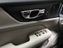 Volvo V60 2.0 B3 Inscription 163Pk Automaat (APPLE CARPLAY, LEDER, STUUR/STOELVERWARMING, CAMERA, TREKHAAK, SPORTSTOELEN, KEYLESS, ADAPTIVE CRUISE, NIEUWSTAAT)
