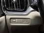 Volvo V60 2.0 B3 Inscription 163Pk Automaat (APPLE CARPLAY, LEDER, STUUR/STOELVERWARMING, CAMERA, TREKHAAK, SPORTSTOELEN, KEYLESS, ADAPTIVE CRUISE, NIEUWSTAAT)