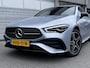 Mercedes-Benz CLA 250 e Star Edition AMG | Night Pakket | Dodehoekassistent | Apple CarPlay | Android Auto | Sfeerverlichting | Stoelverwarming | Parkeersensoren | Achteruitrijcamera | Elektrisch Inklapbare Buitenspiegels