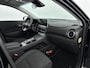 Hyundai Kona Electric EV Comfort 64 kWh | Soh 95.5% | Warmtepomp! | Camera | Adaptive Cruise | Clima | Android auto & Apple Carplay |