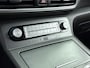 Hyundai Kona Electric EV Comfort 64 kWh | Soh 95.5% | Warmtepomp! | Camera | Adaptive Cruise | Clima | Android auto & Apple Carplay |