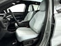 Volvo EX30 Single Motor Extended Range Ultra 69 kWh | Panoramadak | 360° camera | Harman Kardon | Stoel- en Stuurverwarming | Trekhaak