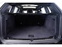 BMW iX3 Executive 80 kWh Driving Assistant Professional - Comfort Access - Elektrisch verwarmde voorstoelen - Sportstoelen - Parking Pack - Automatisch dimmende binnenspiegel - Adaptief onderstel -