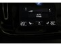 Volvo XC40 T3 R-Design | Panoramadak | ACC | BLIS | Camera | Trekhaak | Stoelverwarming