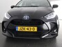 Toyota Yaris 1.5 Hybrid 115 BUSINESS BLACK GARANTIE TOT 7-2032 CARPLAY NAVIGATIE. CAMERA. ADAPTIEVE CRUISE. STUUR/STOELVERW.
