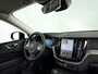 Volvo XC60 T8 Plug-in hybrid AWD Ultra Dark | SOH 98% | Panoramadak | 360° camera | Harman Kardon | Luchtvering | Stoel- en Stuurverwarming | Trekhaak