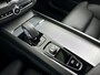 Volvo XC60 T8 Plug-in hybrid AWD Ultra Dark | SOH 98% | Panoramadak | 360° camera | Harman Kardon | Luchtvering | Stoel- en Stuurverwarming | Trekhaak