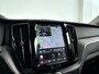 Volvo XC60 T8 Plug-in hybrid AWD Ultra Dark | SOH 98% | Panoramadak | 360° camera | Harman Kardon | Luchtvering | Stoel- en Stuurverwarming | Trekhaak
