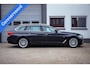 BMW 5-Serie Touring 530i xDrive Luxury|Pano|HUD|ACC|Memory|Adaptive LED|Trekhaak|Driving Assistant Plus
