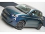 Fiat 500 La Prima 42 kWh | SoH 94,9% | Panoramadak | Leder | Navigatie | Carplay | Lm velgen | Blind-Spot