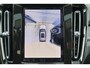 Volvo XC40 Extended Range Ultimate 82 kWh - IntelliSafe Assist & Surround - 360º Camera - Harman/Kardon audio - Verwarmde voorstoelen & stuur - Parkeersensoren voor & achter - Elektr. bedienb. voorstoelen met geheugen links - Draadloze tel. lader - Warmtepomp - Extra getint glas - Elektr. inklapbare trekhaak - 20' LMV