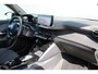 Peugeot e-2008 EV GT Avantage 54 kWh | Origineel NL auto | Fase 3 laden | Navigatie | Camera voor + achter | Nieuw model |
