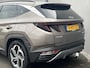 Hyundai Tucson 1.6 T-GDI PHEV Comfort Smart 4WD / Vaste Trekhaak 13-polig (Trekgewicht 1.350kg) / Achteruitrijcamera / Stuur- en Stoelverwarming / Climate Control / Adaptieve Cruise Control / Apple Carplay & Android Auto / Keyless Entry & Start / Navigatie full map / Elektrische Achterklep
