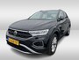 Volkswagen T-Roc 1.0 TSI Life Edition Digital Cockpit / Camera / Keyless / App-connect / 17"LM velgen / Comfortstoelen
