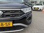 Volkswagen T-Roc 1.0 TSI Life Edition Digital Cockpit / Camera / Keyless / App-connect / 17"LM velgen / Comfortstoelen