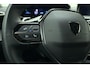 Peugeot 2008 1.2 Hybrid 145 Allure | Climate & Cruise Control | Parkeersensoren voor + achter | AppleCarplay/Android Auto |