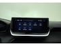 Peugeot 2008 1.2 Hybrid 145 Allure | Climate & Cruise Control | Parkeersensoren voor + achter | AppleCarplay/Android Auto |