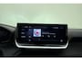 Peugeot 2008 1.2 Hybrid 145 Allure | Climate & Cruise Control | Parkeersensoren voor + achter | AppleCarplay/Android Auto |