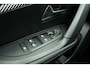 Peugeot 2008 1.2 Hybrid 145 Allure | Climate & Cruise Control | Parkeersensoren voor + achter | AppleCarplay/Android Auto |
