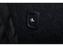 Volvo EX40 Performance Ultra Black Edition 82 kWh - Panorama/schuifdak - IntelliSafe Assist & Surround - 360º Camera - Harman/Kardon audio - Verwarmde voorstoelen, stuur & achterbank - Parkeersensoren voor & achter - Elektr. bedienb. voorstoelen met geheugen links - Draadloze tel. lader - Warmtepomp - Extra getint glas - Elektr. inklapbare trekhaak - 20' LMV