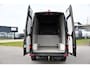 Mercedes-Benz Sprinter 317 1.9 CDI L2H2 RWD AMG Black Edition Camera, Cruise, Carplay, LED, 170pk, Multimedia, Automaat, Trekhaak, 3 Zits, Uniek!