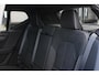 Volvo XC40 B4 Automaat Plus Black Edition | Verwarmbare voorstoelen | Verwarmbaar stuurwiel | Premium audio by Harman Kardon | Verwarmbaar voorruit | Panoramadak | Rondom zichtcamera | 20 inch Lichtmetalen velgen | Alarmklasse 3