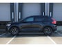 Volvo XC40 B4 Automaat Plus Black Edition | Verwarmbare voorstoelen | Verwarmbaar stuurwiel | Premium audio by Harman Kardon | Verwarmbaar voorruit | Panoramadak | Rondom zichtcamera | 20 inch Lichtmetalen velgen | Alarmklasse 3
