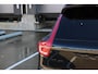 Volvo XC40 B4 Automaat Plus Black Edition | Verwarmbare voorstoelen | Verwarmbaar stuurwiel | Premium audio by Harman Kardon | Verwarmbaar voorruit | Panoramadak | Rondom zichtcamera | 20 inch Lichtmetalen velgen | Alarmklasse 3