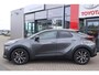 Toyota C-HR / C-HR+ 1.8 HYBRID 140 FIRST-EDITION STOEL/STUURVERW. P-SENSOREN EL-ACHTERKLEP DODEHOEK ANDROID/APPLE