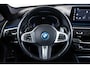 BMW 5-Serie Touring 530e xDrive M Sport - Trekhaak - Panoramdak - Multifunctionele voorstoelen - Driving Assistant Professional - Head up - Harman Kardon - Verwarmde voor/achter stoelen - BMW Laserlight -