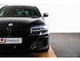 BMW 5-Serie Touring 530e xDrive M Sport - Trekhaak - Panoramdak - Multifunctionele voorstoelen - Driving Assistant Professional - Head up - Harman Kardon - Verwarmde voor/achter stoelen - BMW Laserlight -