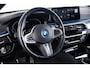 BMW 5-Serie Touring 530e xDrive M Sport - Trekhaak - Panoramdak - Multifunctionele voorstoelen - Driving Assistant Professional - Head up - Harman Kardon - Verwarmde voor/achter stoelen - BMW Laserlight -