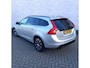 Volvo V60 2.0 T3 Polar+ | Stoelverwarming Voor | Getint Glas | Parkeersensoren Voor en Achter | Navigatie | DAB | Verwarmde Voorruit |