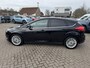 Ford Focus 1.0 Ecoboost Titanium | 100pk | Trekhaak | Cruise control | 17 inch velgen | Voorruit verwarming | Parkeersensoren Achter