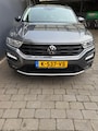 Volkswagen T-Roc 1.5 TSI Style Carplay   Adapt.cruise  PDC  12 mnd. Bovag garantie