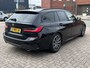 BMW 3-Serie Touring 318i 2.0 M-Sport Business Edition Navigatie Trekhaak Sporstoelen Camera Carplay Life Cockpit Extra Getint Glas NL Auto