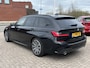 BMW 3-Serie Touring 318i 2.0 M-Sport Business Edition Navigatie Trekhaak Sporstoelen Camera Carplay Life Cockpit Extra Getint Glas NL Auto