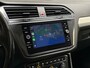 Volkswagen Tiguan 1.4 TSI Highline Sport 150Pk Automaat (PANORAMADAK, APPLE CARPLAY, GROOT NAVI, KEYLESS, STOELVERWARMING, ALCANTARA, PARKEERSENSOREN, GETINT GLAS, NIEUWE APK, NIEUWSTAAT)